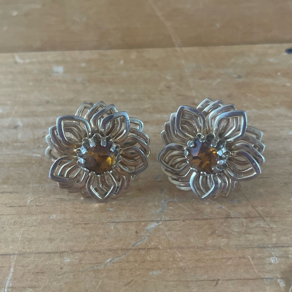 Vintage 1950s large floral screwback earrings